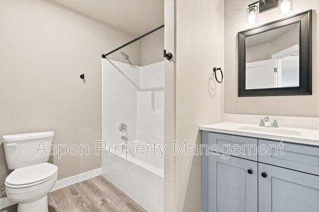 Building Photo - 3165 Lampe Ln