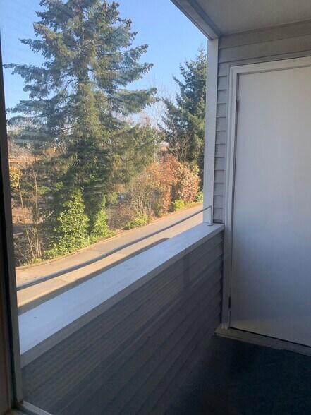 Building Photo - 8308 128th Ave NE