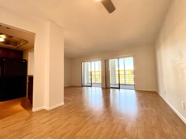 Building Photo - 308 Golfview Rd