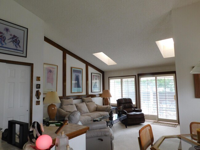 Building Photo - 6658 Jackson Ln