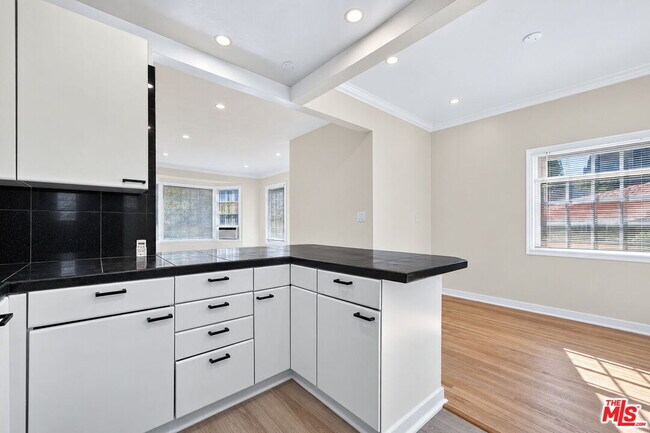 Building Photo - 215 S Gale Dr