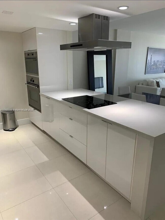 Building Photo - 150 Ocean Ln Dr