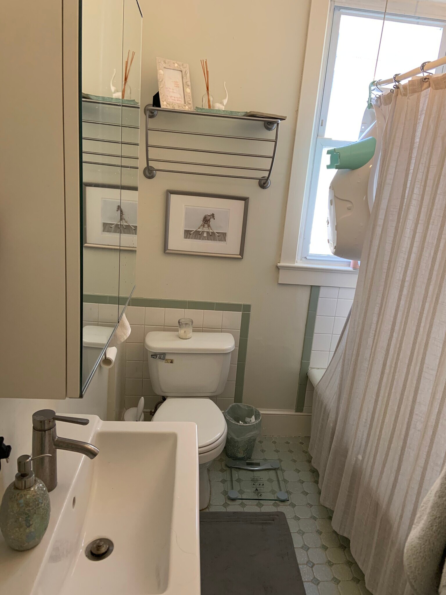 Bathroom - 6604 1st St NW