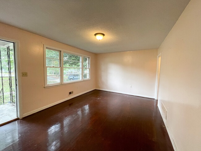 Building Photo - 331 Woodberry Rd