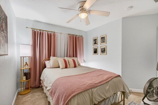 Building Photo - 321 Bayfront Dr