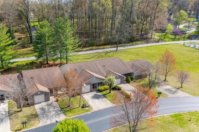 Building Photo - 10008 Greylock Way