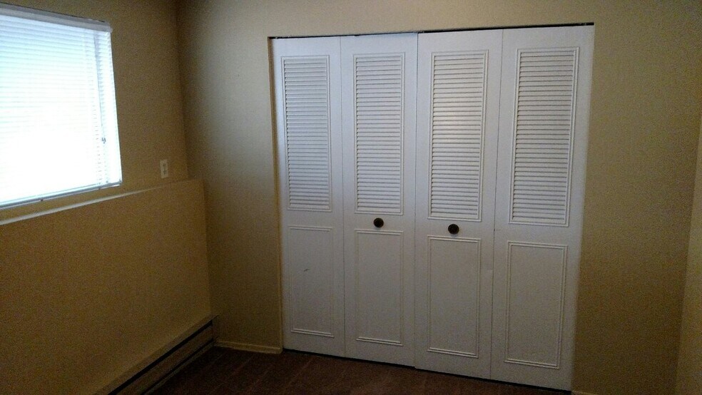 Bedroom - 1122 Francis Ave