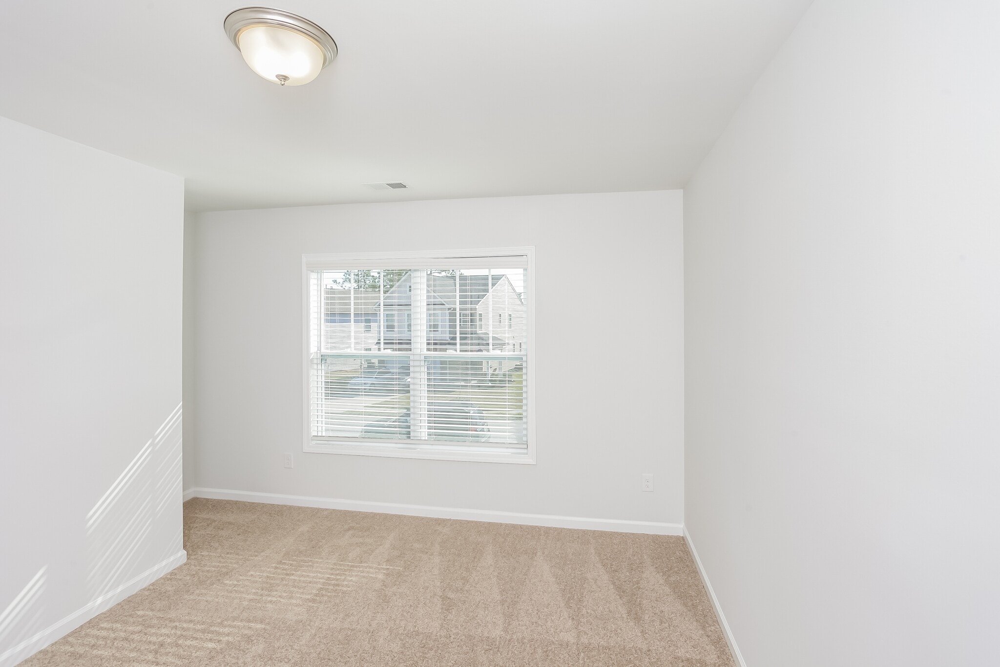 Building Photo - 30 Paces Run