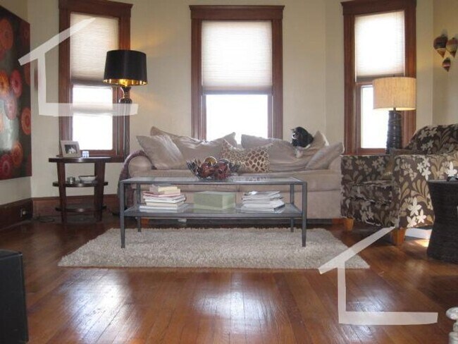 Primary Photo - 9/1 Spacious 3BR with balcony, w/d in unit...
