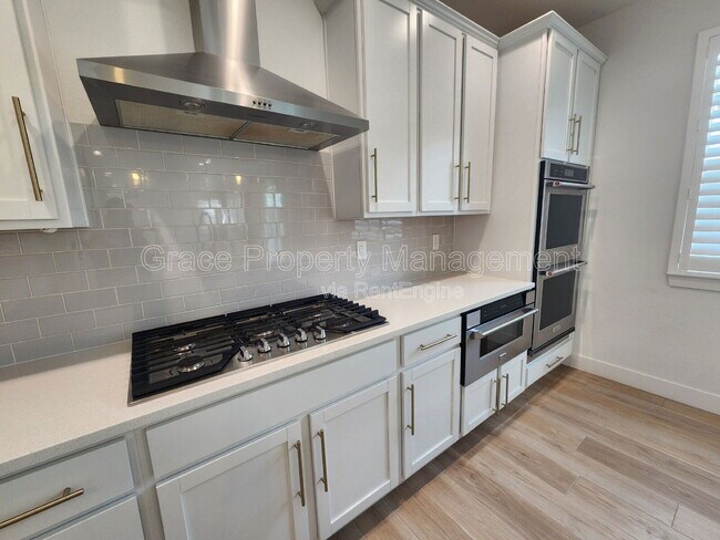 Building Photo - 12930 Galapago St