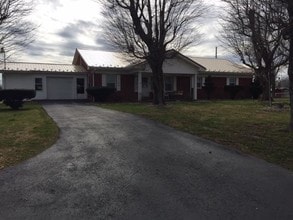 Building Photo - 1441 Old Elizabethtown Rd