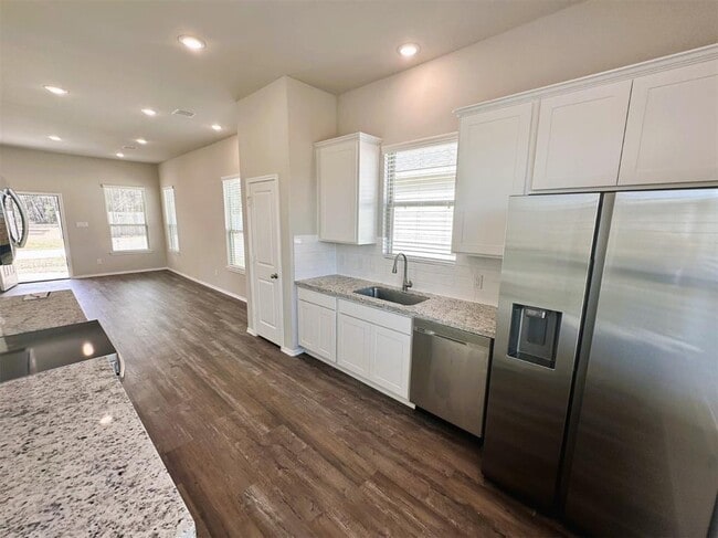 Building Photo - 2018 Cedar Br Dr