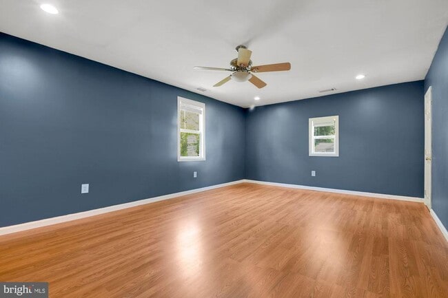 Building Photo - 5010 Sheridan St