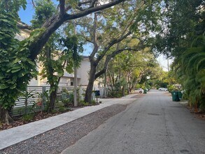 Building Photo - 2589 Trapp Ave