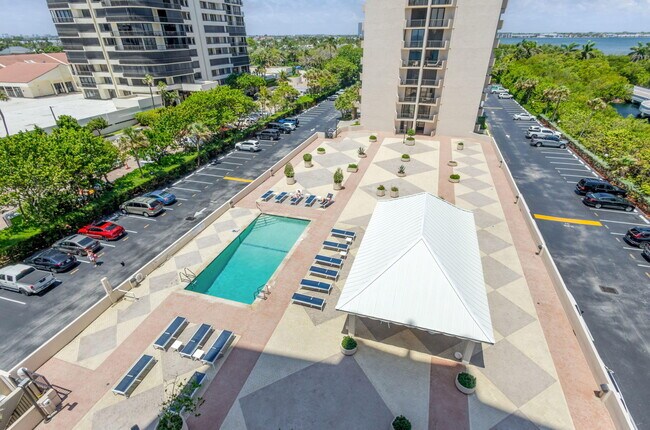 Building Photo - 4200 N Ocean Dr