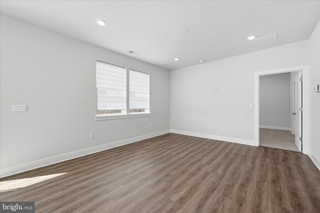 Building Photo - 115 Trellis View Ln