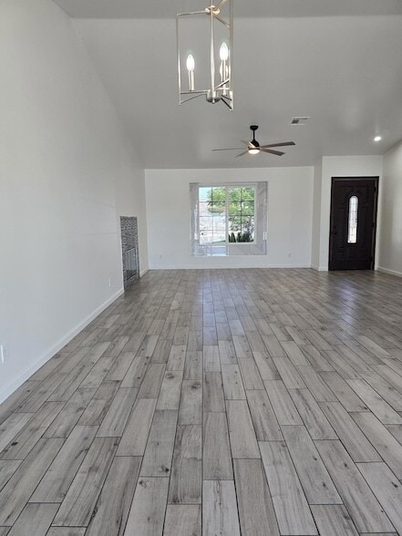 Building Photo - 15203 Avenida Ramada