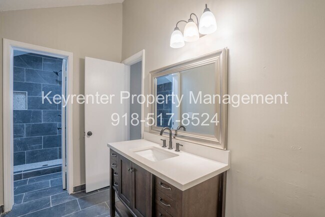 Building Photo - Gorgeous 3 Bedroom Remodel, BA Schools!