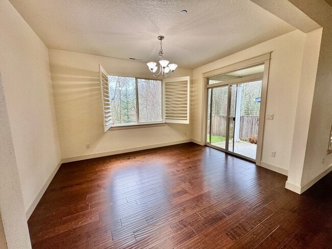 Building Photo - COMING SOON INQUIRE WITHIN- Beautiful 5 bdrm  and master on the main Home in Lacamas Meadows subd...