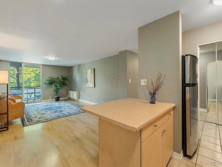 Primary Photo - 2500 S York St