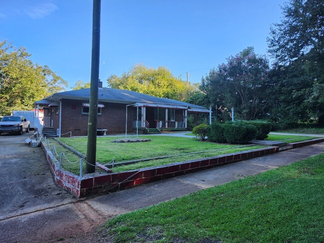 Primary Photo - 206 S 580