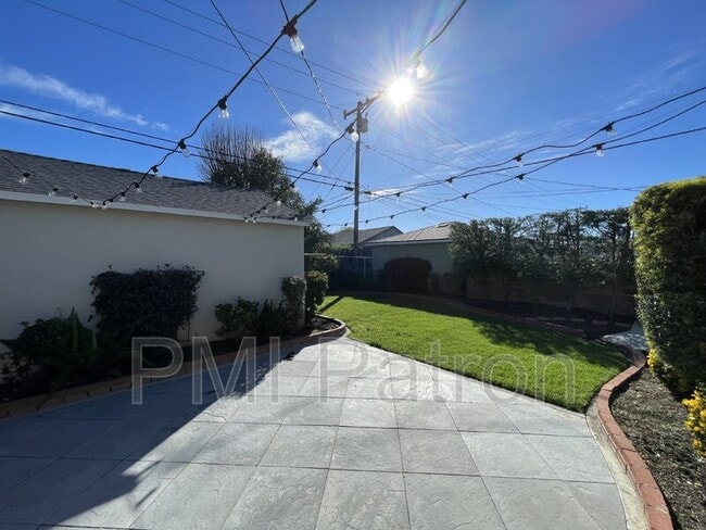 Building Photo - 2830 Harvey Way