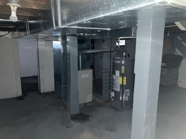 Building Photo - 1022 23rd St NW