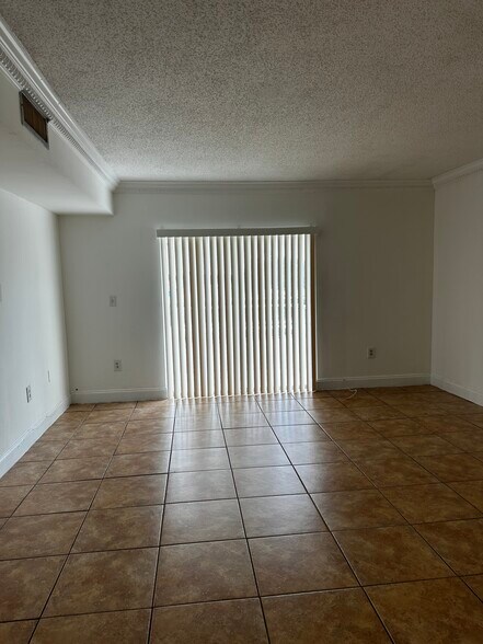 Building Photo - 250 NW 107th Ave