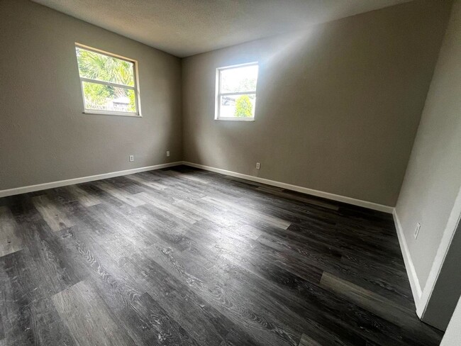 Building Photo - 1409 Cadillac Dr