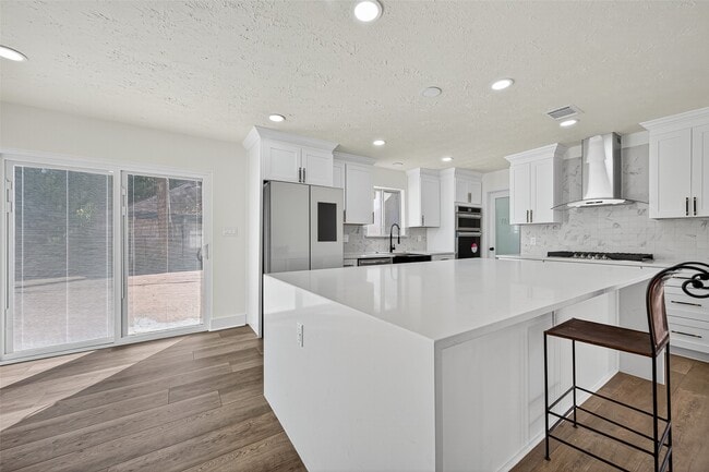 Building Photo - 3006 Golden Hills Ln