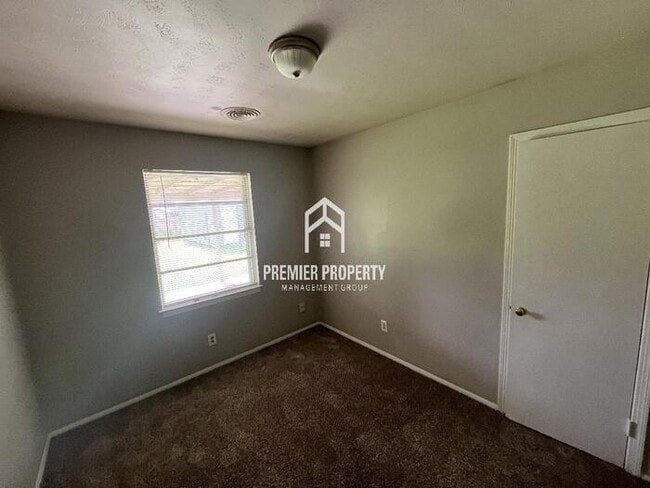 Building Photo - 3012 Randy Ln