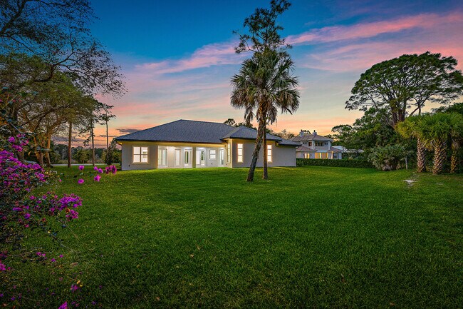 Building Photo - 18211 SE Old Trail Dr W