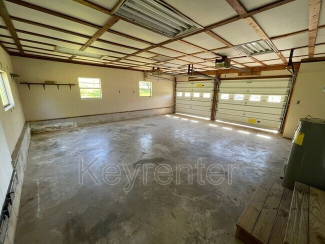 Building Photo - 6924 Weaver Rd