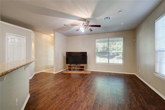 Building Photo - 1310 W Parmer Ln