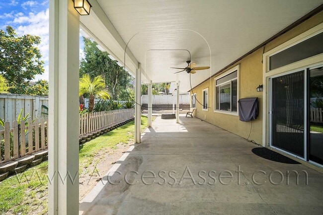 Building Photo - Elegant 4 Bed/2 Bath Home In Desirable North Shore Community!