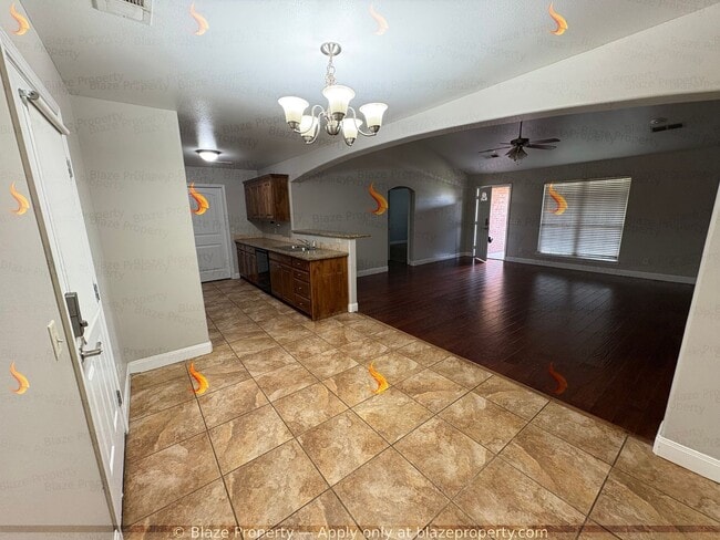 Building Photo - Charming Corner Lot Home in Desirable City View