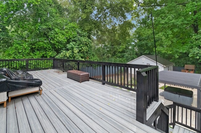 Building Photo - Spacious charmer in the heart of Dilworth ...