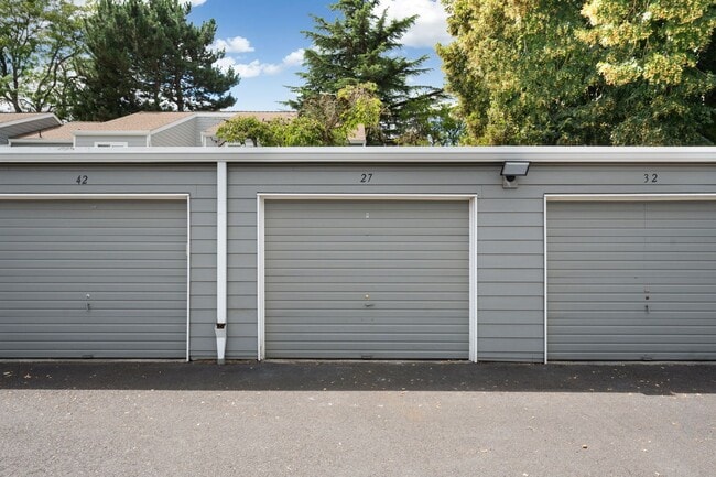 Building Photo - 2706 SE 138th Ave