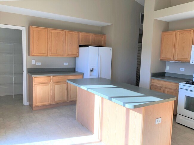 Building Photo - 1609 Fredericksburg Ln