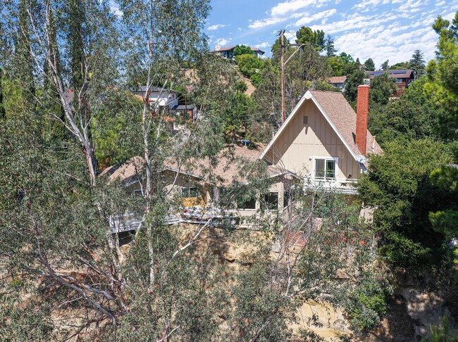 Building Photo - 4236 Ensenada Dr