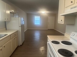 Building Photo - 469 Otis Dr
