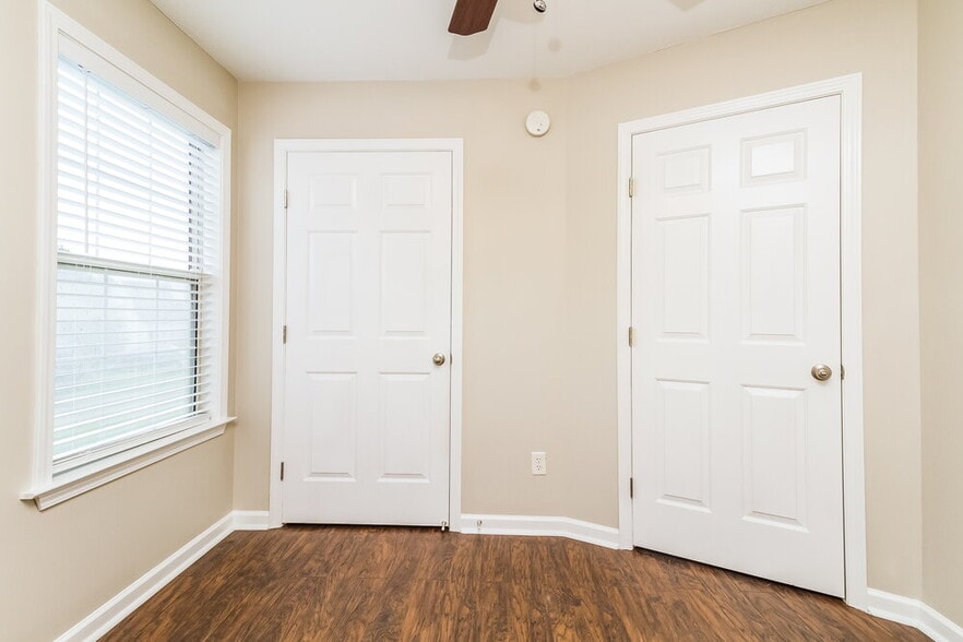 Building Photo - 403 Wildlife Ct