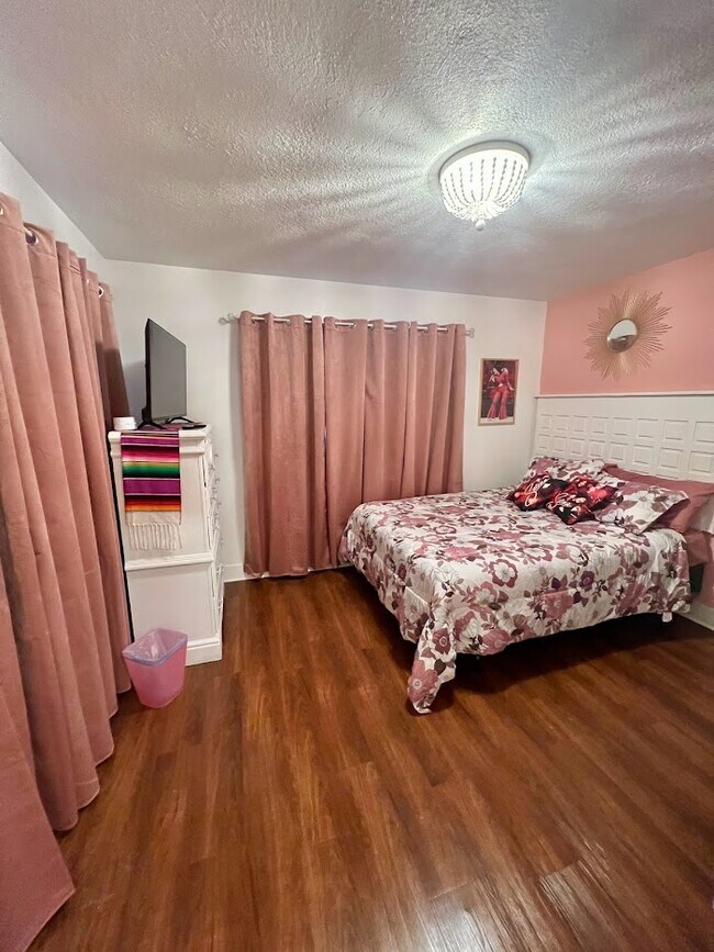 Bedroom 2 - 1921 Sacramento