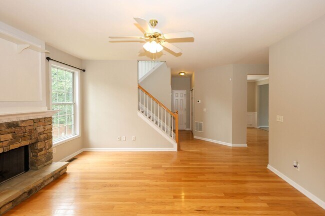 Building Photo - 2895 Haynes Club Cir SW