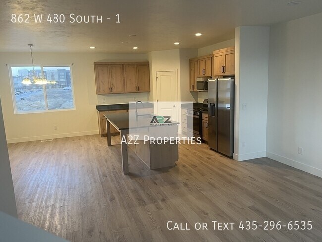 Building Photo - 862 W 480 S