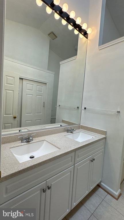Building Photo - 5957 Cedar Fern Ct
