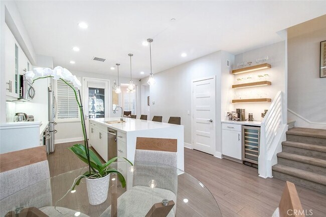 Building Photo - 10 Brownstone Way
