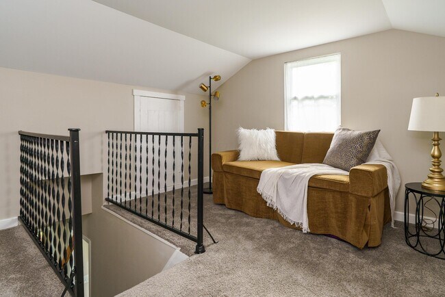 Building Photo - 2220 Sale Rd