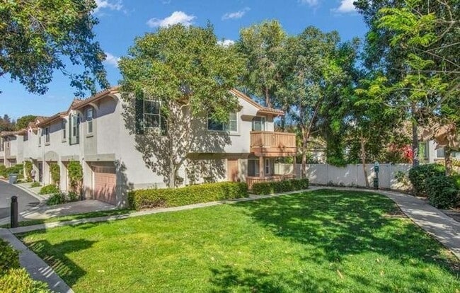 Building Photo - 6068 Paseo Salinero