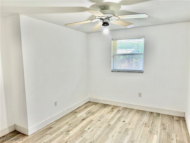Building Photo - 2169 Barry Dr